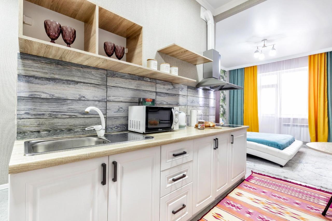 Cosy flat in the city center Астана Экстерьер фото