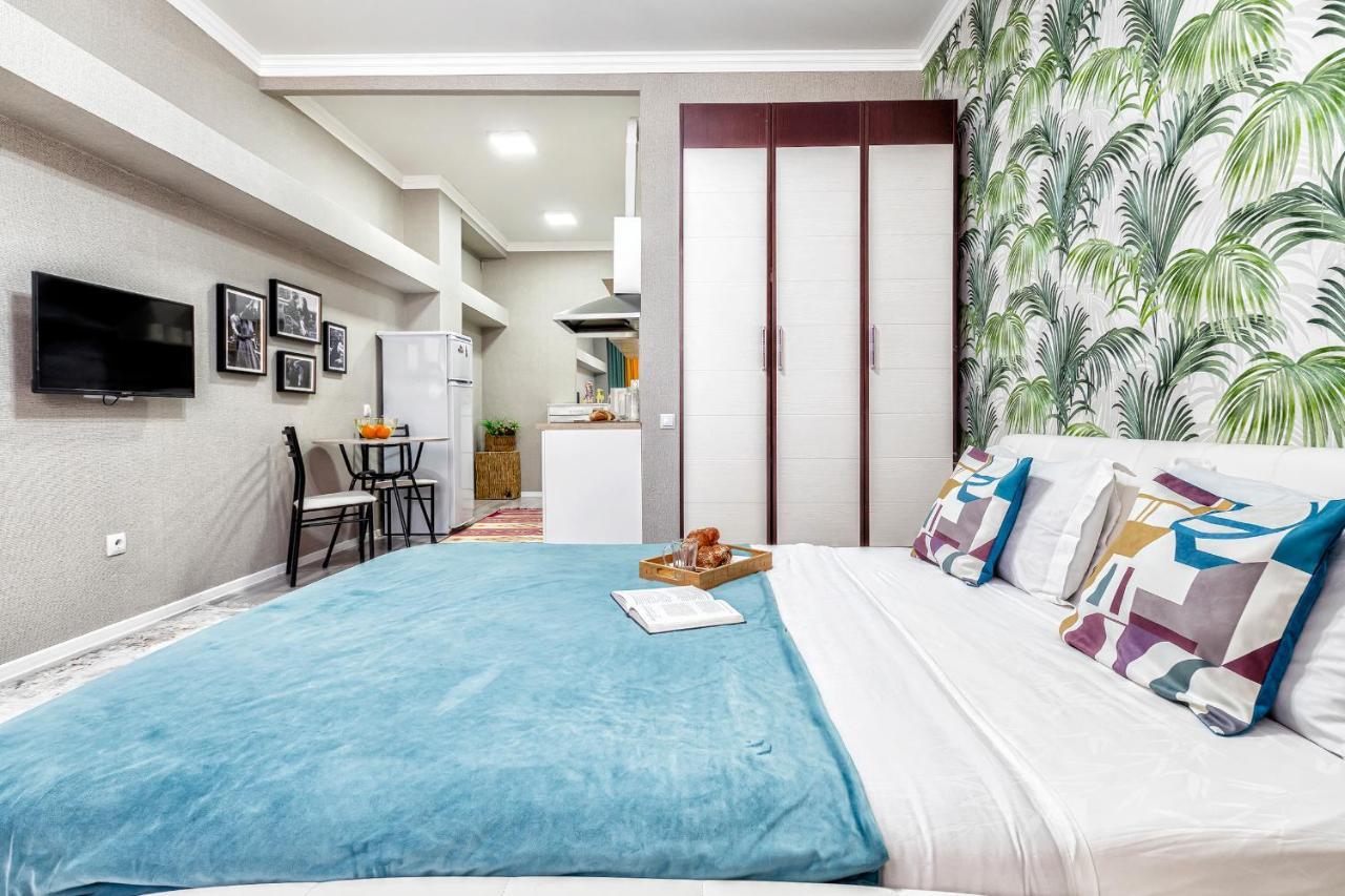 Cosy flat in the city center Астана Экстерьер фото