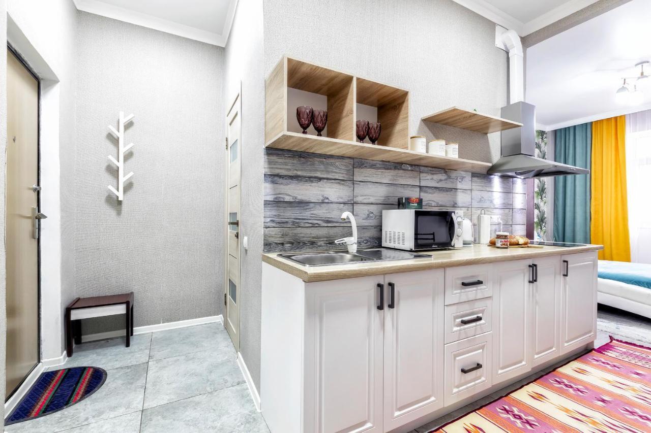 Cosy flat in the city center Астана Экстерьер фото