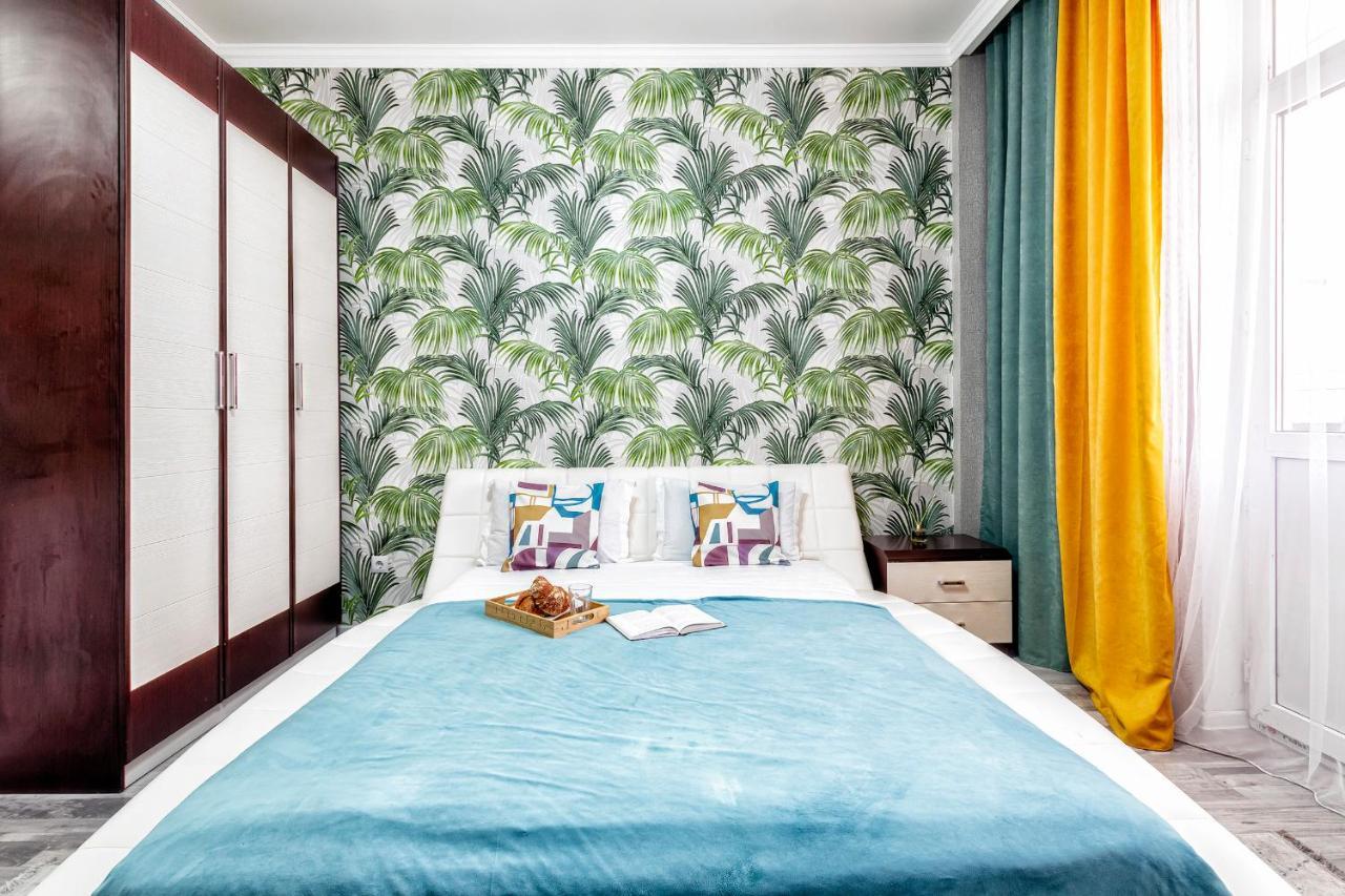 Cosy flat in the city center Астана Экстерьер фото